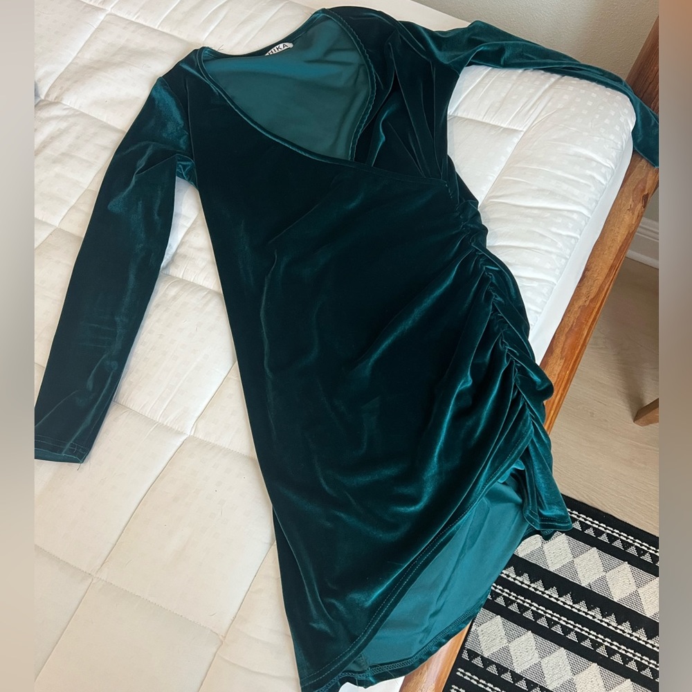 Velvet Emerald Green Cocktail Dress